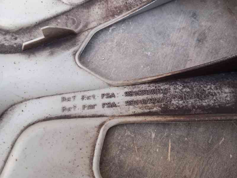 Poklice Toyota, 9810850077 - foto 2