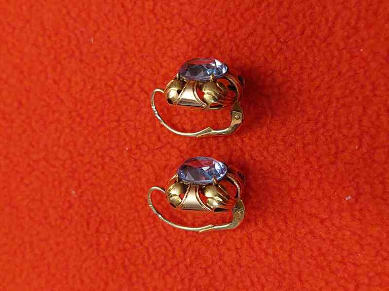 Zlaté náušnice s oválnými topasy