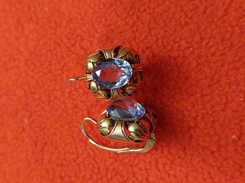 Zlaté náušnice s oválnými topasy - foto 3