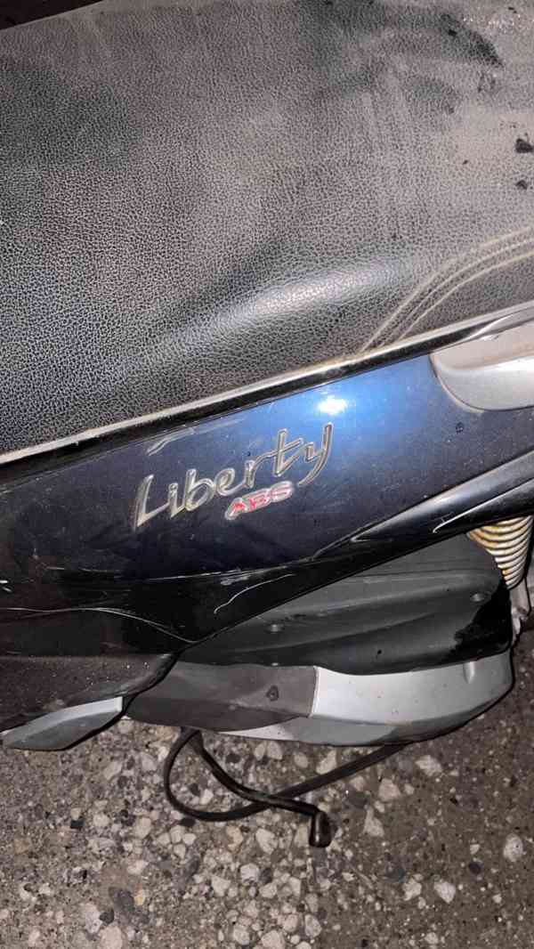Piaggio Liberty S 125 ABS pouze na ND r.v.2021 - foto 9