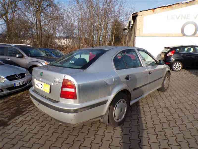 Škoda Octavia 1,6 i EKO ZAPLACENO,1.MAJITEL - foto 4
