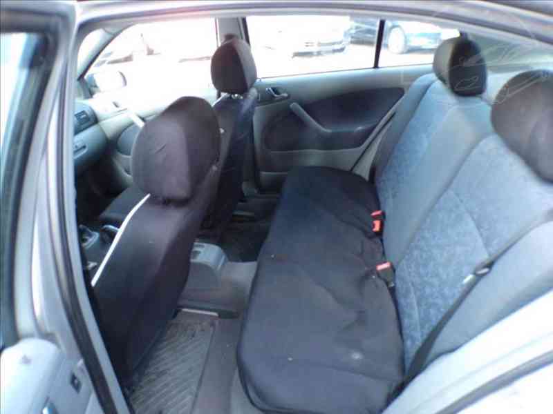 Škoda Octavia 1,6 i EKO ZAPLACENO,1.MAJITEL - foto 7