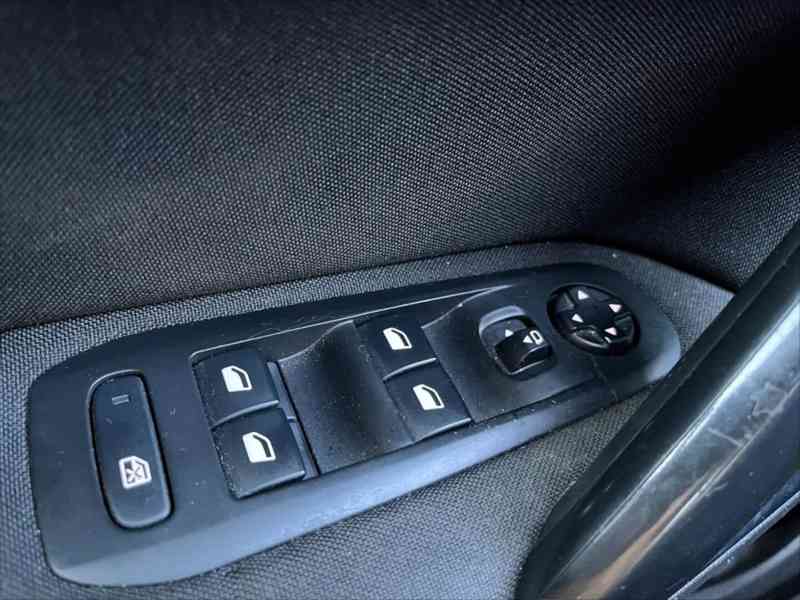 Peugeot 308 1,6 HDi LED,automat,CZ,DPH - foto 15