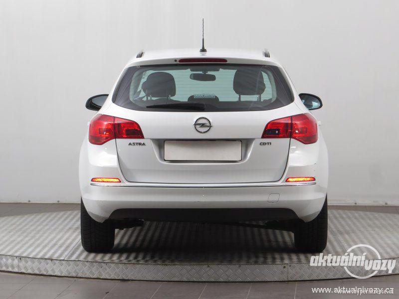 Opel Astra 1.6, nafta, vyrobeno 2015 - foto 4