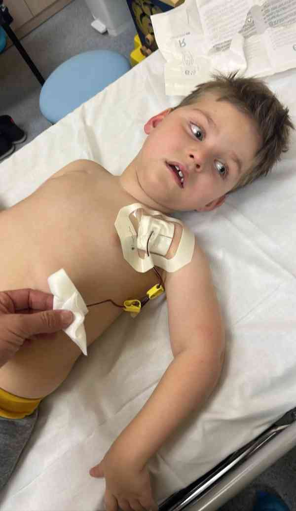 POMOC PRO NIKOLASE 7 LET , NÁDOR NA MOZKU  - foto 3