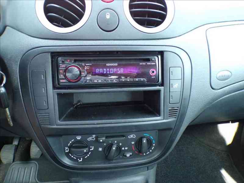 Citroën C3 1,1 i SERVISNÍ KNIHA - foto 6