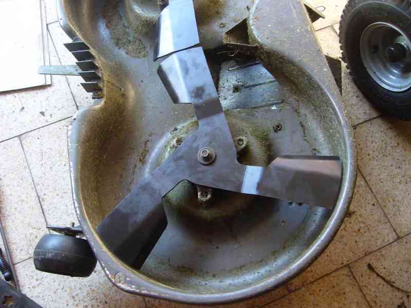 Sekací nože na vysokou a mokrou trávu - foto 2