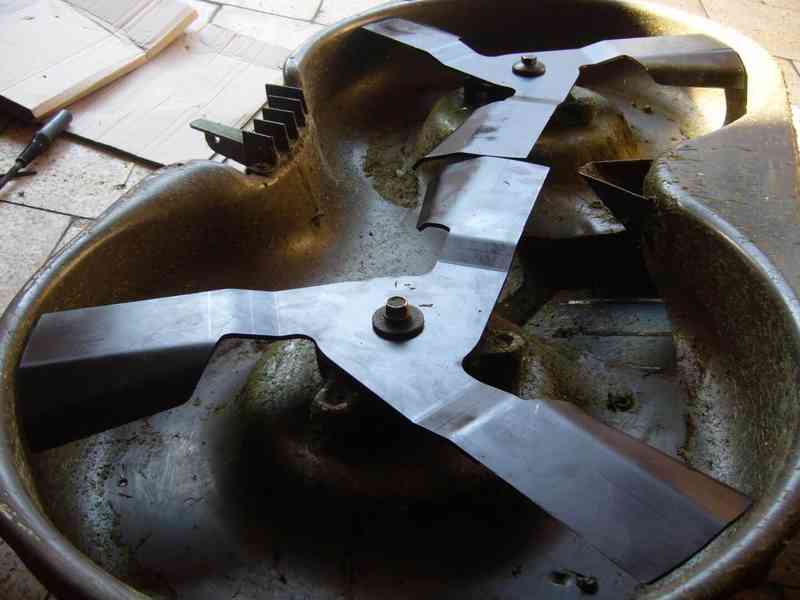 Sekací nože na vysokou a mokrou trávu - foto 3