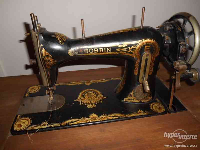 Starožitný šicí stroj značky BOBBIN - foto 3
