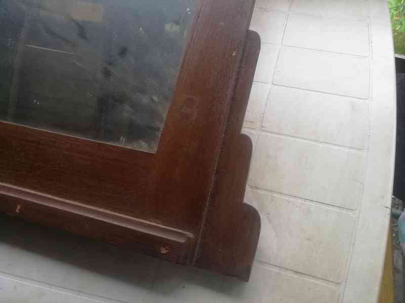 Prodám zrcadlo sundané ze starého sekretáře. Okraje zrcadla  - foto 2