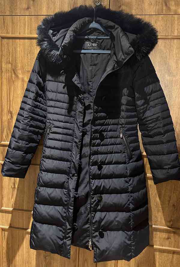 Dlouhá prošívaná péřová bunda ARMANI JEANS - foto 4