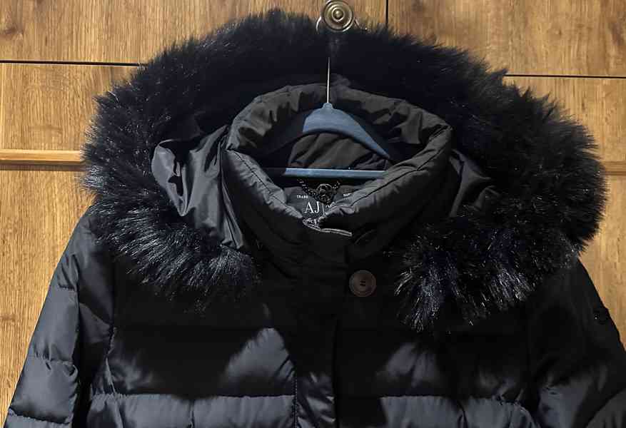 Dlouhá prošívaná péřová bunda ARMANI JEANS - foto 7