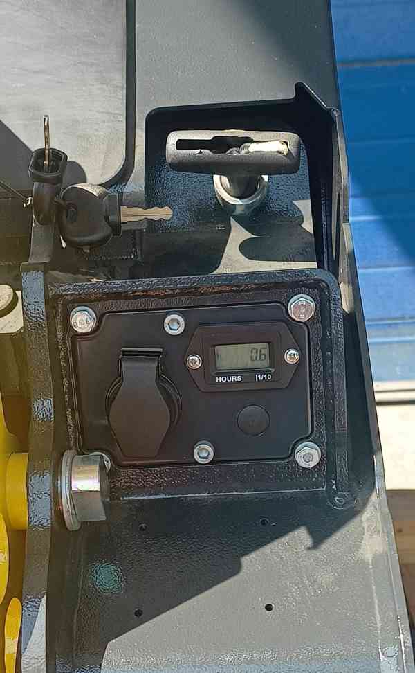Vibrační deska Bomag BPR 55/65DE - foto 5