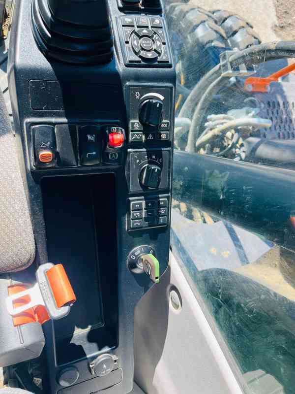 Kolové rypadlo Volvo EWR150E (Možnost leasingu) - foto 12