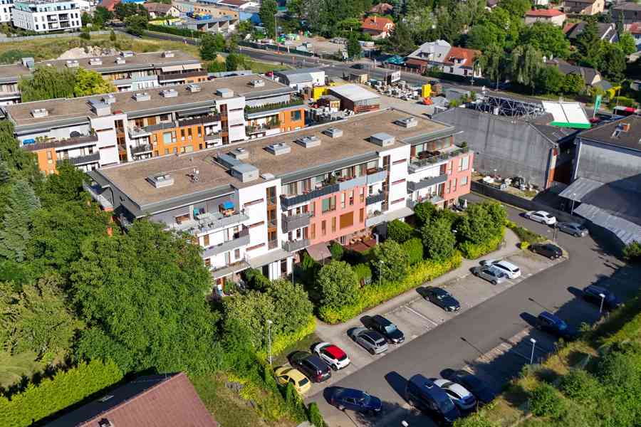 Prodej bytu 4+kk. 2x zahrada, 2x parkování, 2x koupelna - foto 32