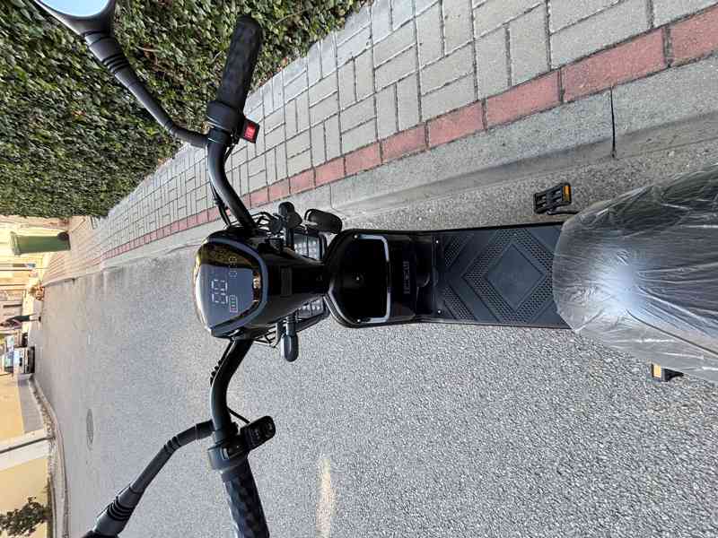 Elektrický skútr – nový, 350W, 48V/12Ah, LCD displej, osvětl - foto 8