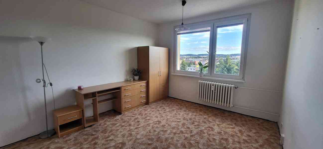 Pronájem slunného bytu 1+1 s úchvatným výhledem na Třebíč - foto 15