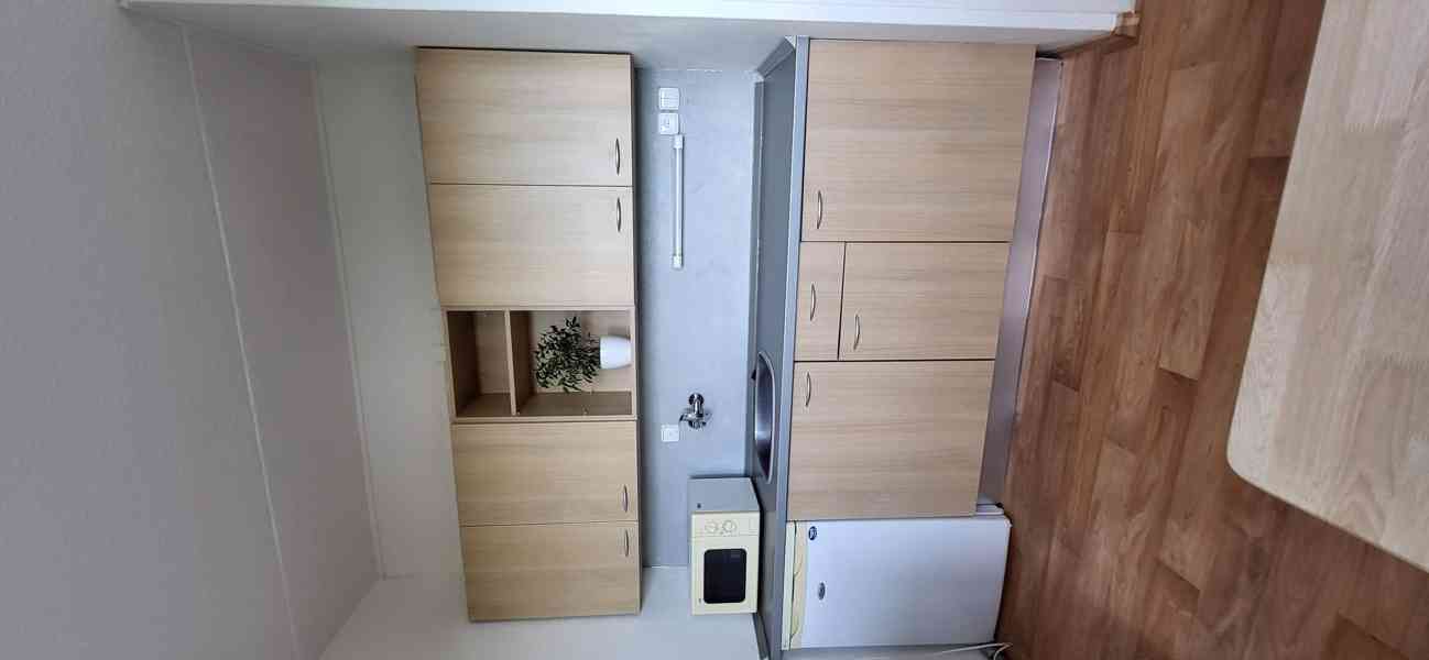 Pronájem slunného bytu 1+1 s úchvatným výhledem na Třebíč - foto 4