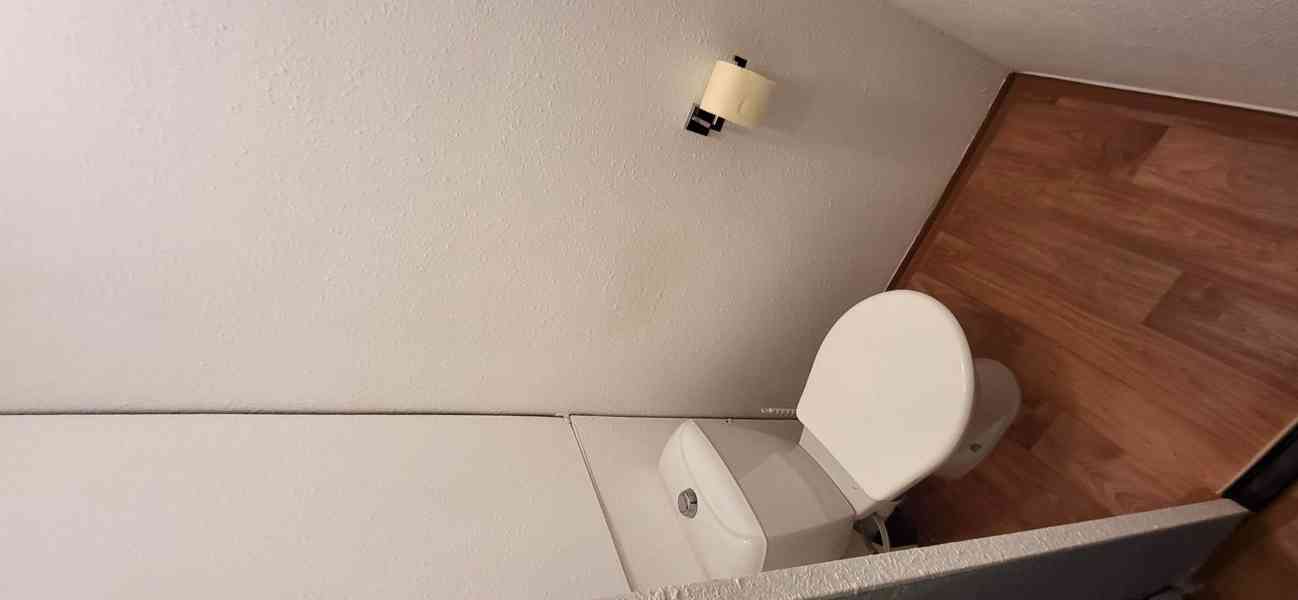 Pronájem slunného bytu 1+1 s úchvatným výhledem na Třebíč - foto 11