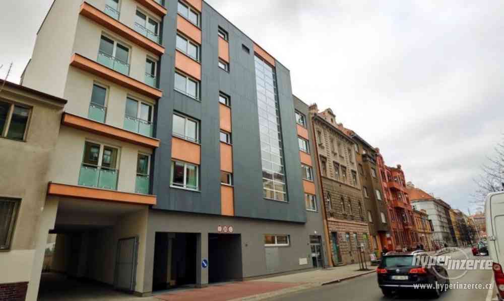 Pronájem bytu 2+kk s nádhernou terasou 68 m2, Praha, Petrohr - foto 1
