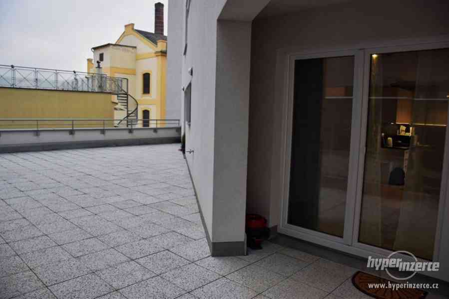 Pronájem bytu 2+kk s nádhernou terasou 68 m2, Praha, Petrohr - foto 14
