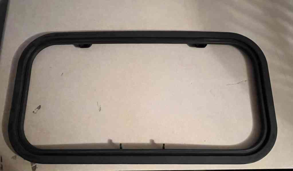 Střešní okno výklopné s pojistkou - foto 3