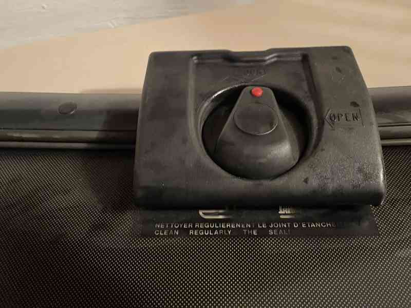 Střešní okno výklopné s pojistkou - foto 7