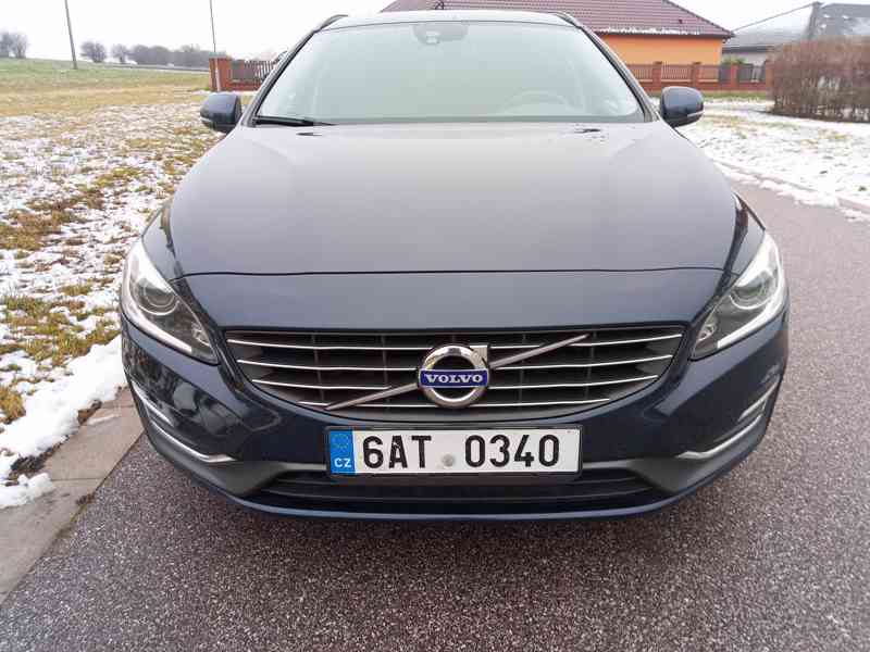 Volvo V60 D4 Momentum - foto 3