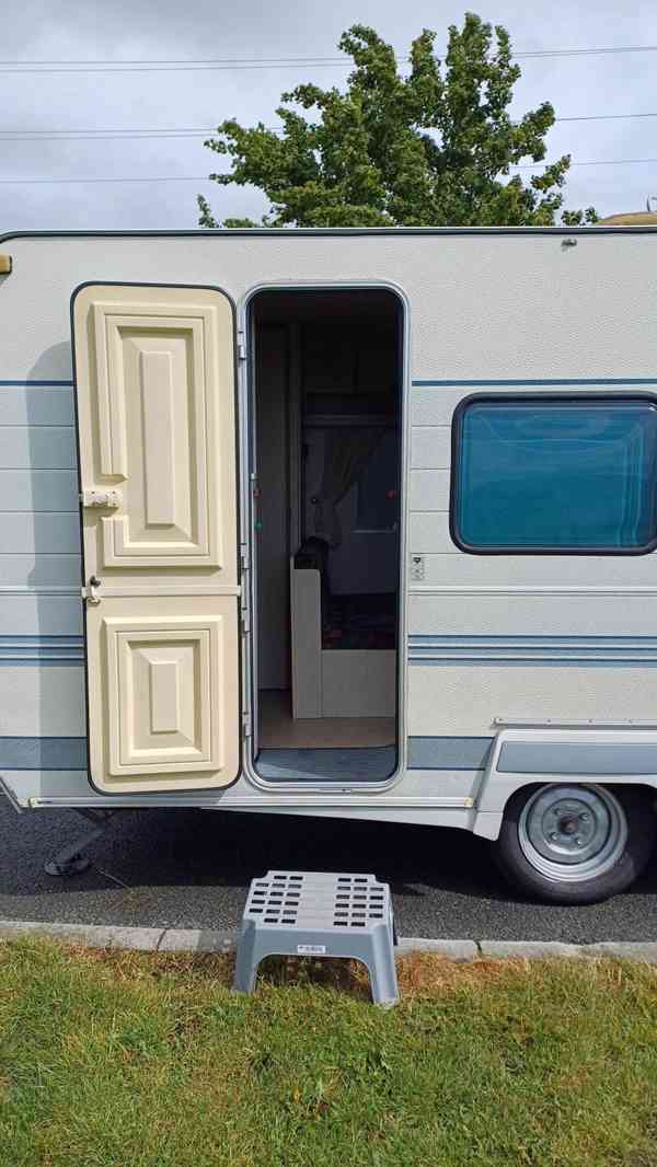 Karavan CRUAU Floreal 450 + předstan + 100 km + nová STK - foto 16