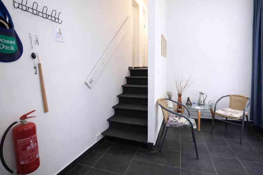Pronájem salonu (masáže/kosmetika) bez kauce - Karlovy Vary - foto 3
