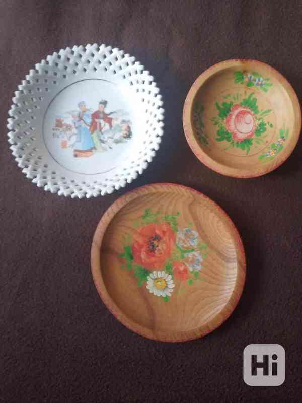 Keramický a dřevěné talíře - foto 1