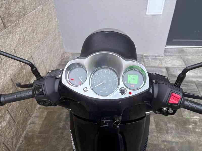 Aprilia scarabeo 250 2007 - foto 15