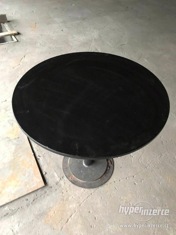 Kulatý stůl černý - více kusů - foto 1
