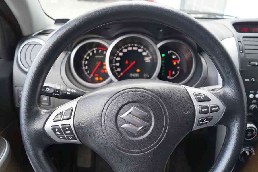 Suzuki Grand Vitara 2.0i Aut. Comfort benzín 103kw - foto 9