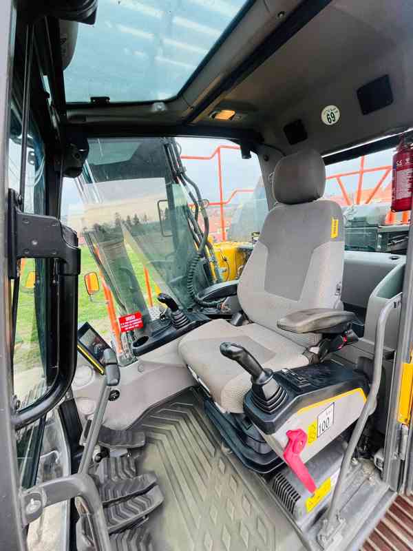 Pásové rypadlo Volvo EC140EL (Možnost leasingu) - foto 7