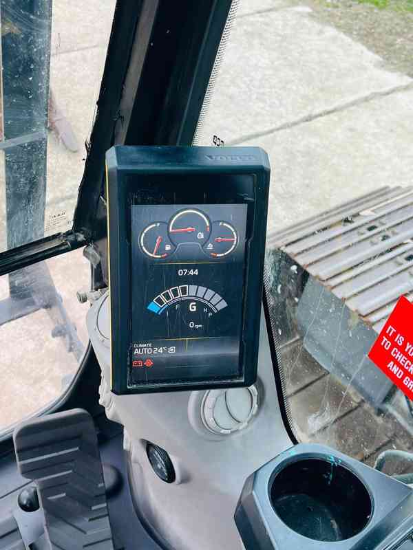 Pásové rypadlo Volvo EC140EL (Možnost leasingu) - foto 8