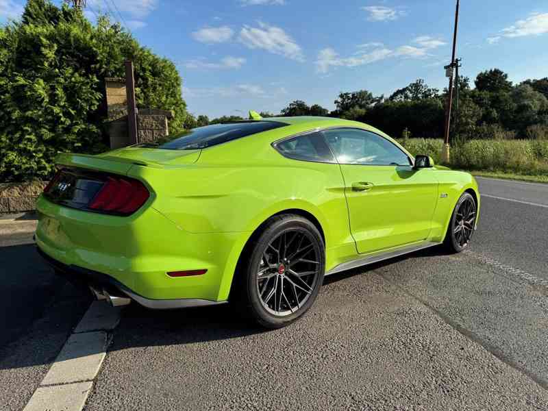 FORD MUSTANG GT 5,0 ROUSH SUPERCHARGED 559KW 2020 - foto 3