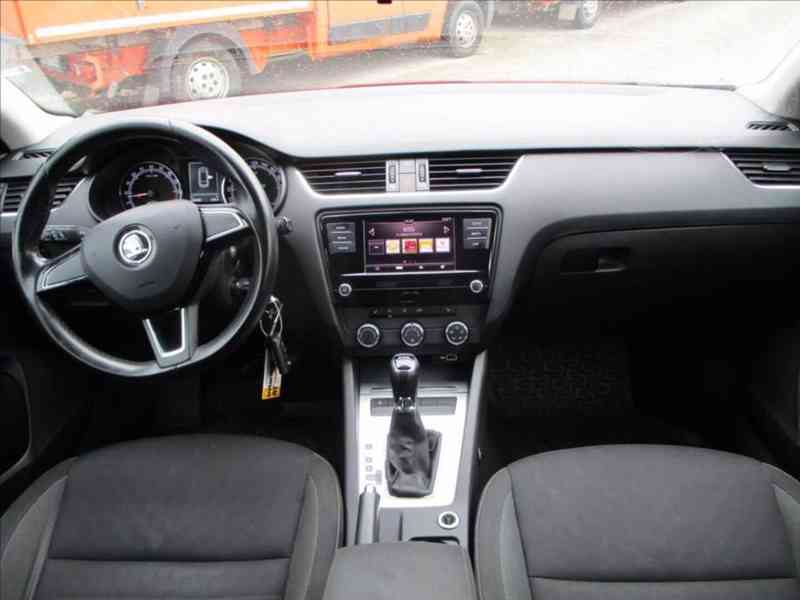 Škoda Octavia 1,6 TDI,DSG AUTOMAT,1.MAJITEL ČR - foto 5