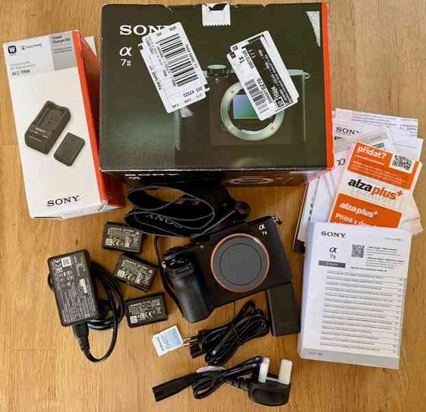Sony A7 II, FE 28-70, brašna, karta, 4× aku, 500 snímků - foto 3