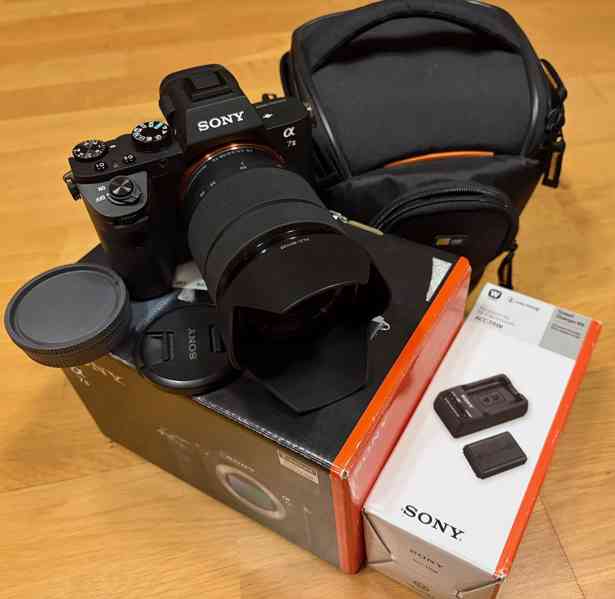 Sony A7 II, FE 28-70, brašna, karta, 4× aku, 500 snímků - foto 2