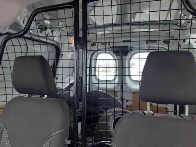 FORD TRANSIT COURIER - foto 12