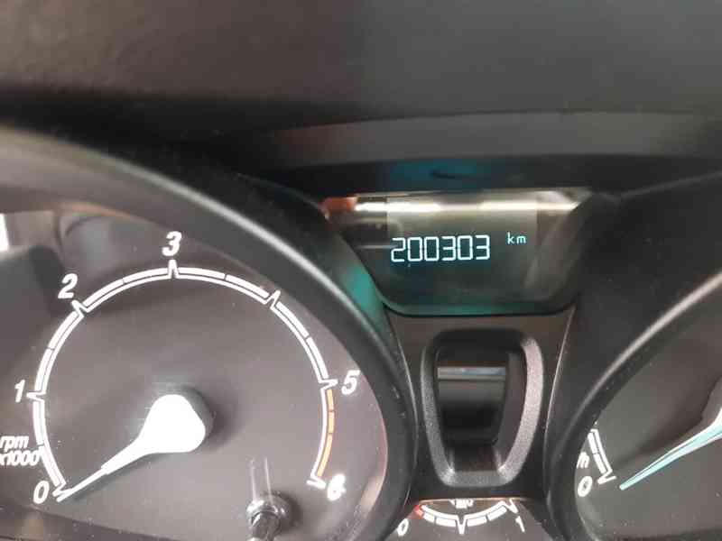 FORD TRANSIT COURIER - foto 9