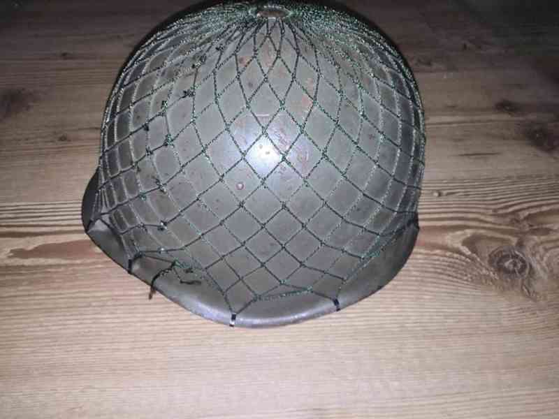 Vojenská helma - foto 3