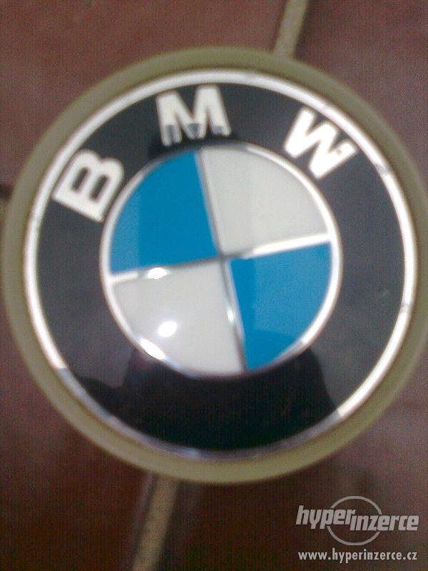 STŘEDOVÉ KRYTKY DO ALU DISKŮ ORIGINÁL "BMW" - foto 1