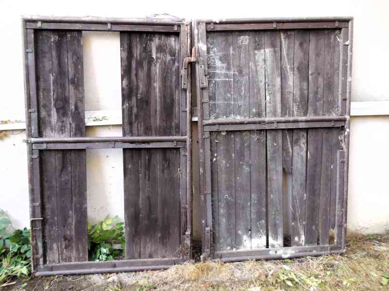 Brána, vrata - rám 260 x 205 cm - foto 1