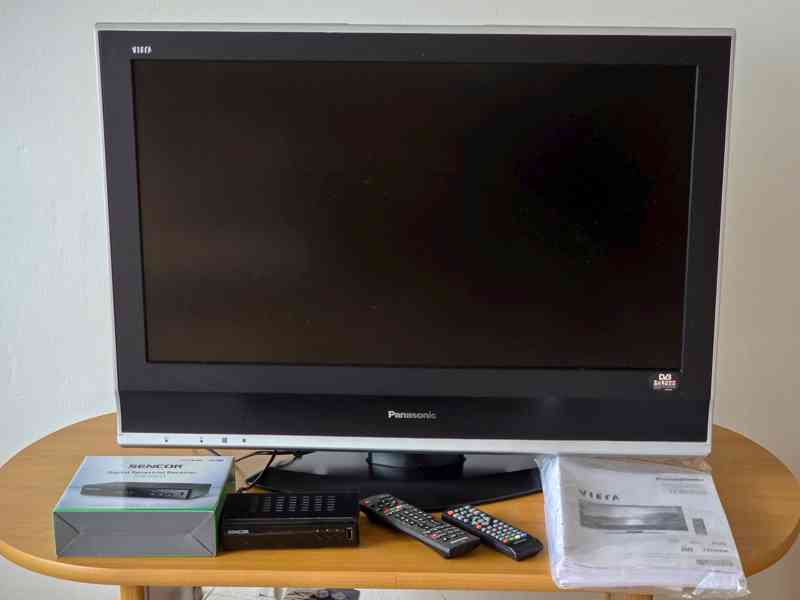 Panasonic TX-32LXD70F + DVB-T2 set-top box Sencor