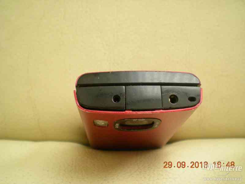 Nokia 6700 slide - telefony s kovovými kryty od 100,-Kč - foto 8
