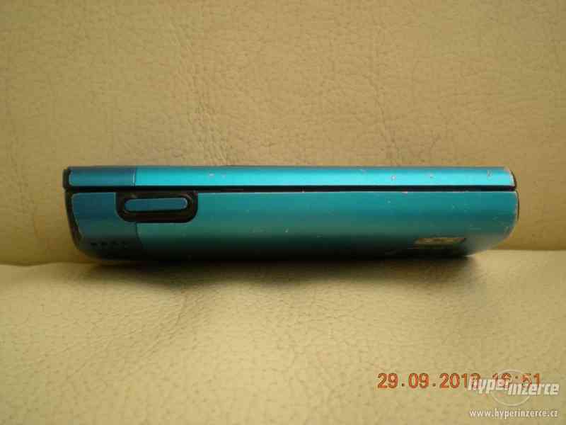 Nokia 6700 slide - telefony s kovovými kryty od 100,-Kč - foto 18