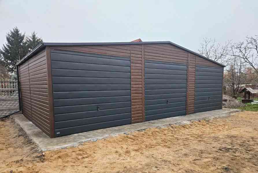 Plechova garáž 10,5x6m - 3x  výklopná vrata -  dveře - TS877 - foto 7