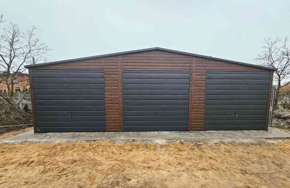 Plechova garáž 10,5x6m - 3x  výklopná vrata -  dveře - TS877 - foto 8